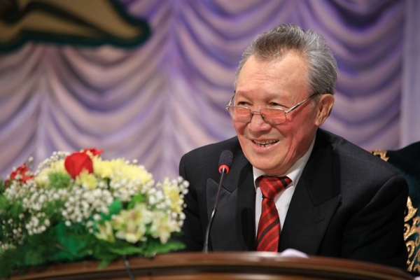 Төлен Әбдіктің әдеби көкжиектері